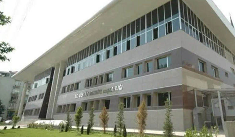 Gölcük Belediyesi’nde sigara tartışması hastanelik etti