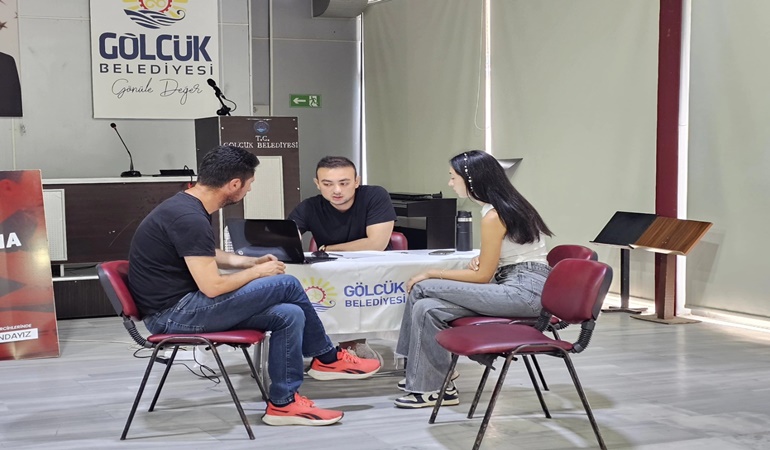 Gölcük Belediyesi’nden üniversite adaylarına destek