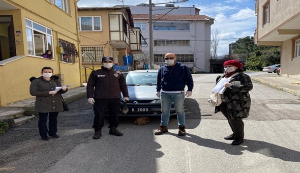 Gölcük Belediyesi sağlıkçılara 2 araç tahsis etti