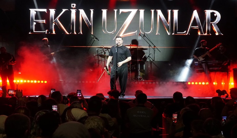 Gölcük Değirmendere’de konser coşkusu