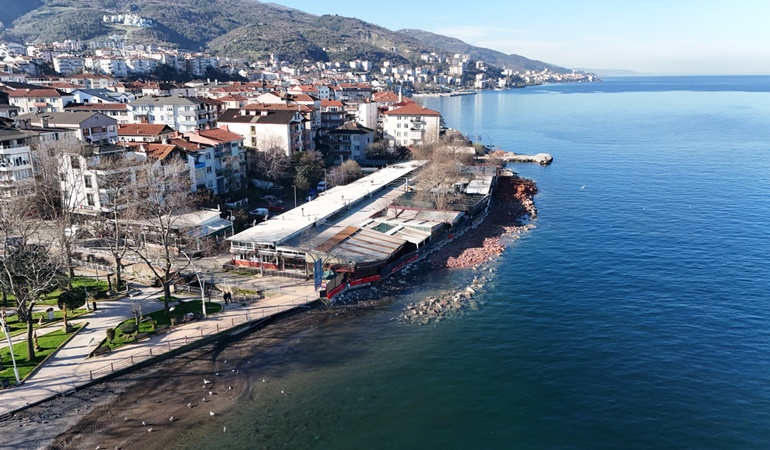 Gölcük Değirmendere’ye de dalga kırıcı set inşa edilecek