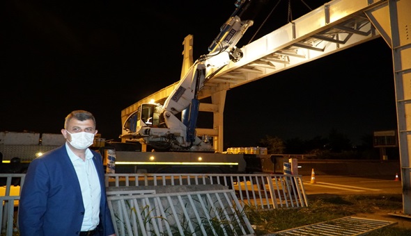 Gölcük Donanma Mahallesi yaya üst geçidi hayırlı olsun