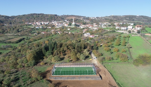 Gölcük Hamidiye Köyü futbol sahası tamamlandı