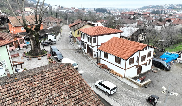 Gölcük Saraylı’daki tarihi yapı yeniden ayağa kaldırıldı