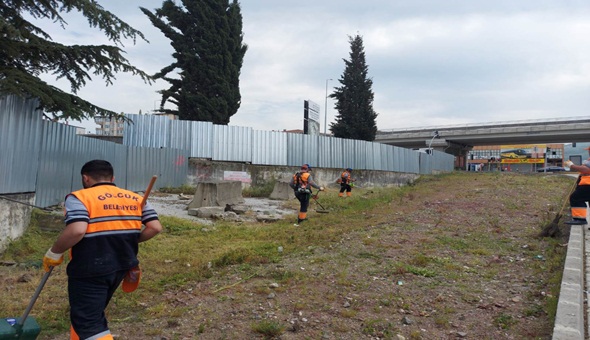 Gölcük’te bayram temizliği aralıksız sürüyor