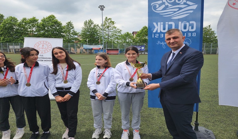 Gölcük’te Çevre Haftası Bahar Kupası ödülleri sahiplerini buldu