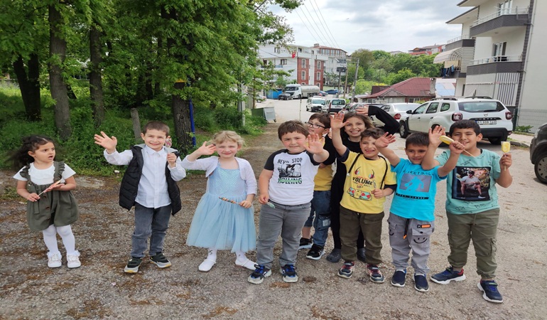 Gölcük’te çocuklar çok mutlu