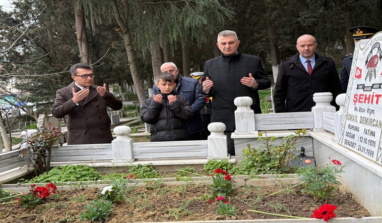 Gölcük’te de Çanakkale şehitleri rahmet ve minnetle anıldı