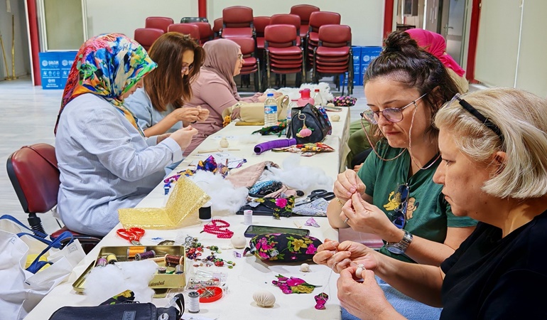 Gölcük’te eski kumaşlara yeni hayat!
