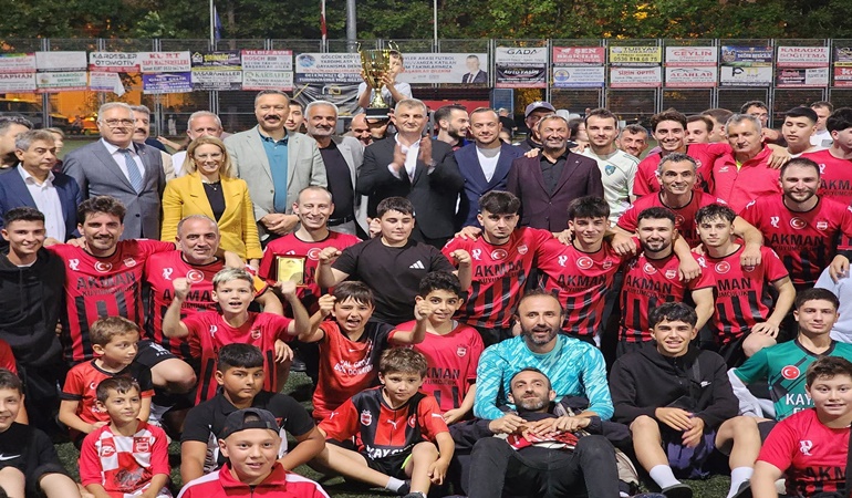 Gölcük'te köy takımları yeşil sahada kapıştı! Hasaneynspor şampiyon oldu