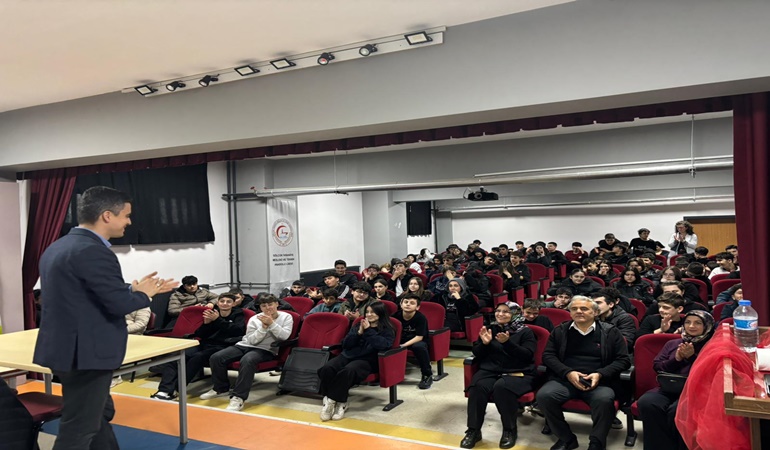 Gölcük’te liseli gençlere sıfır atık bilinci aşılanıyor 