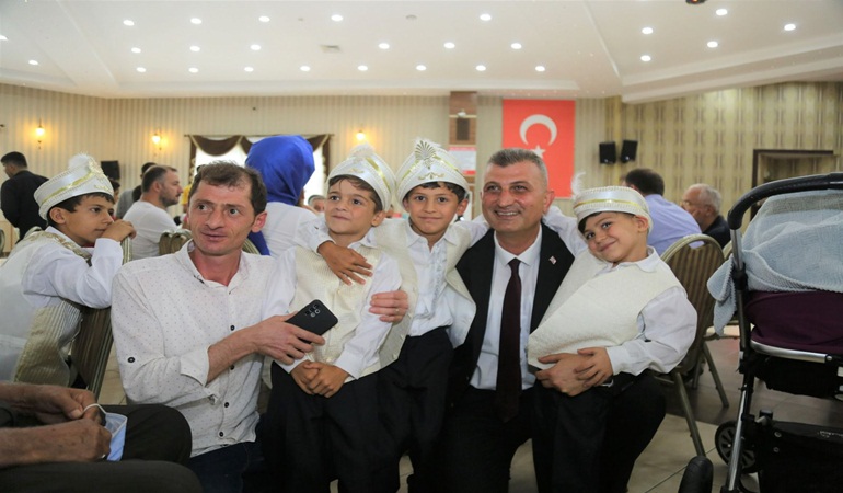 Gölcük’te muhteşem sünnet şöleni 