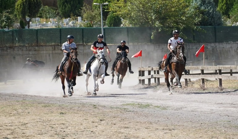 Gölcük’te nefes kesen yarış!