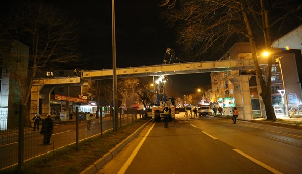 Gölcük'te o üst geçit yenilendi