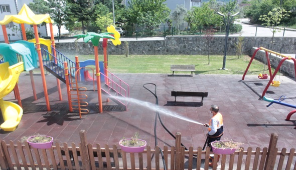 Gölcük'te parklar çarşamba gününe hazırlanıyor