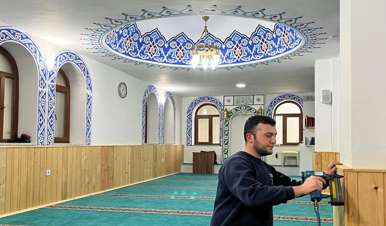 Gölcük’te Yunus Emre Cami, Ramazan’a hazır hale getirildi