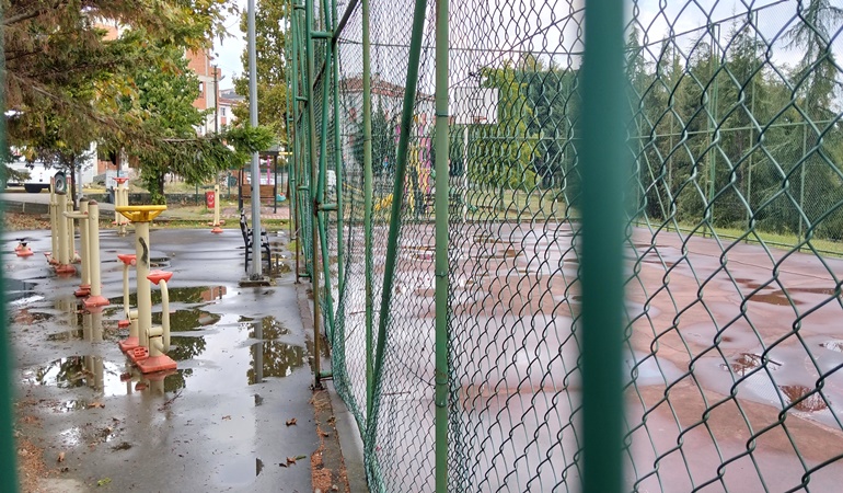 Gölcük’teki bu parkta önlem alınması isteniyor