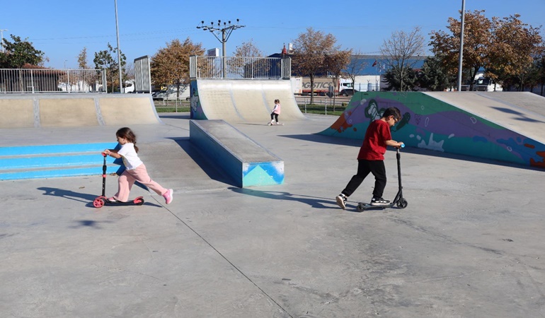 Gölcük’teki o kaykay parkına Mattia Ahmet Minguzzi adı verildi