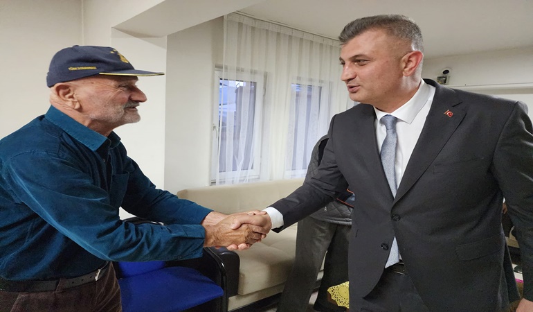 Gölcük’ün çınarları Başkan Sezer’i konuk etti