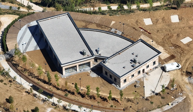 Gölcük’ün yeni sosyal yaşam alanına muhteşem kütüphane