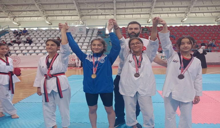 Gölcüklü Belediyesporlu 7 Taekwondocu Türkiye Şampiyonası'nda mücadele edecek