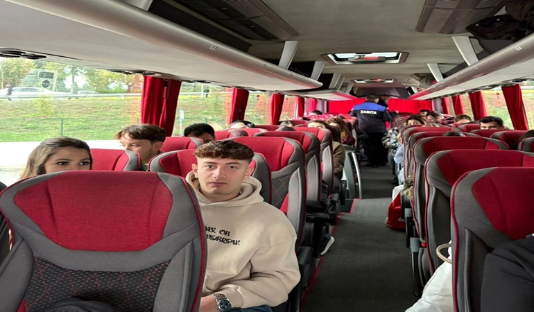 Gölcüklü öğrencilere ücretsiz ulaşım desteği