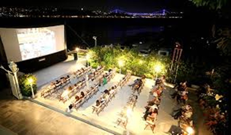 Gölcüklüler açık hava sineması keyfinde buluşacak 