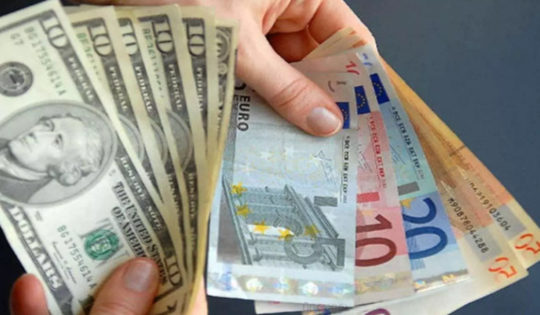 Gözler Dolar ve Euro’ya çevrildi