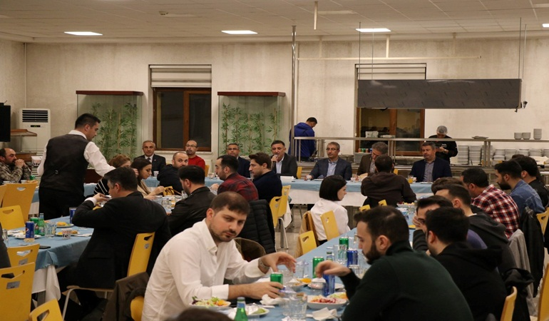 GTÜ mezunları İftarda buluştu