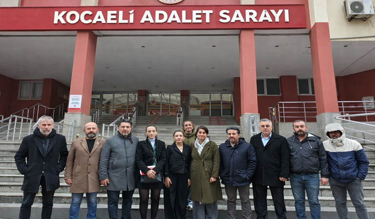 Gülşen öğretmen görevine iade edildi