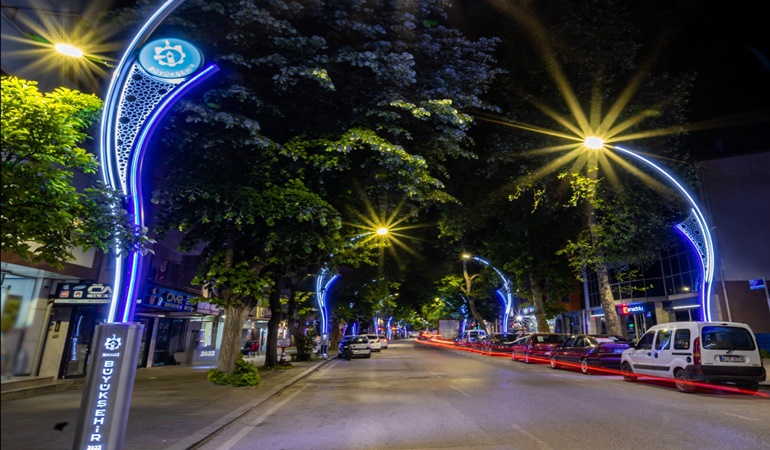 Gündüz başka gece başka güzel!