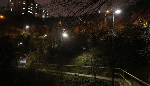 Güneş İzmit’i gece de aydınlatıyor 