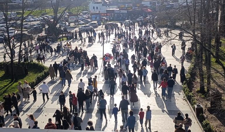 Güneşi görenler soluğu Ormanya’da aldı
