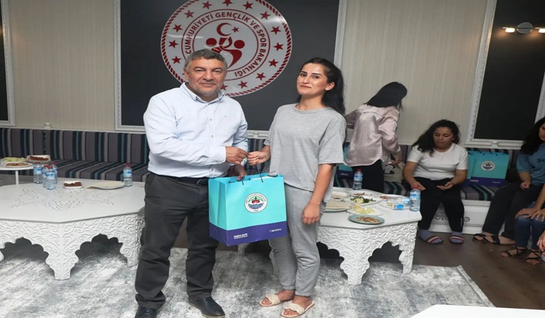 Hakkarili öğrencilere duygusal veda