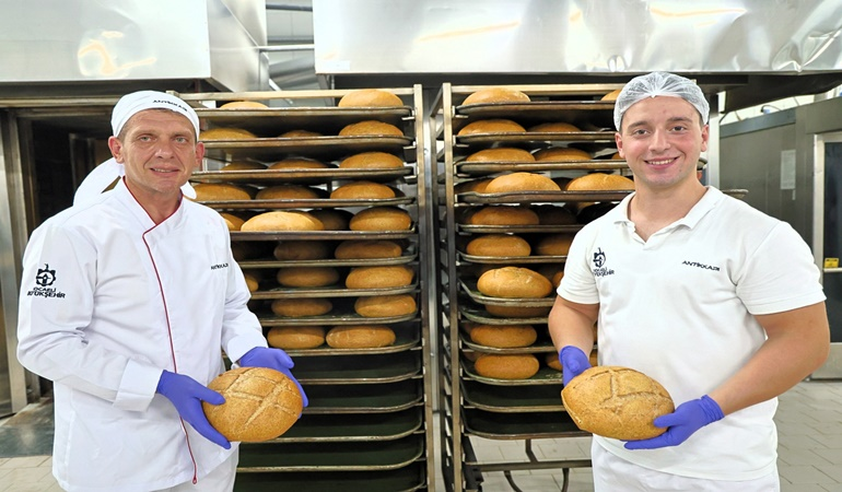 Halk Ekmek büfelerinde uygun fiyata tam buğday satılıyor