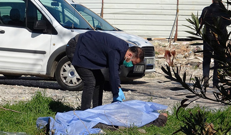 Halk plajı yanındaki arazide ceset bulundu