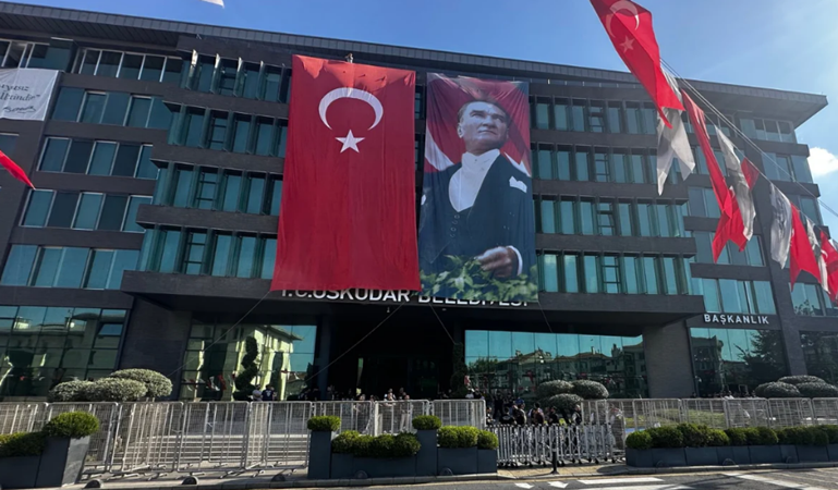 Halk sandıkta yetkiyi CHP'ye vermişti, AKP'liler masa başında geri aldı!