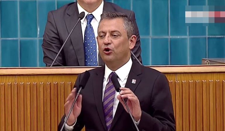 Halkın derdi anayasa da değil, babayasa da