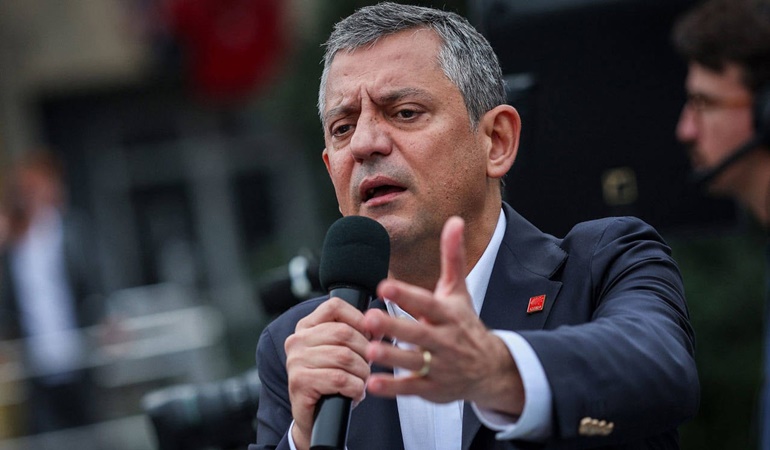 Halktan kesip bir avuç yandaşa veriyorlar