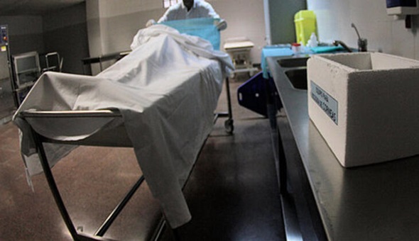 Hasta baktığı evde ölü bulundu