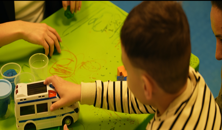 Hayat Holding açıkladı: O destek programı 1 yılda 7 bin aileye ulaştı 