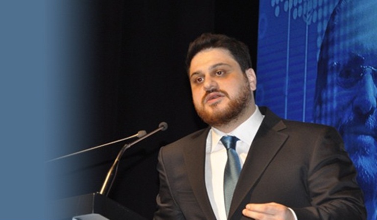 Hazine üzerinde oturan dilenci gibiyiz