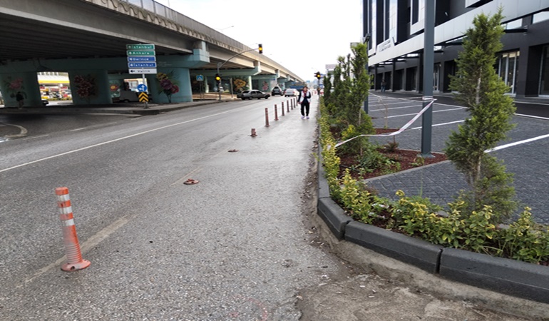 Hem dönen araçlar, hem yayalar tehlikede