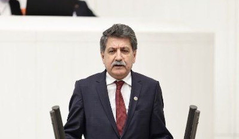 Hem sağlıkçıları mağdur ediyor hem de vatandaşı