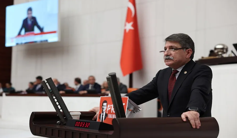 Hem ülkeyi batırdılar hem de vatandaşı!