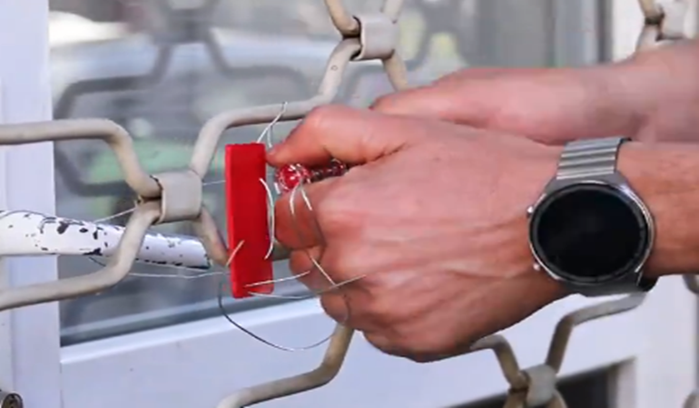 Hepsini tek tek kapatıyor