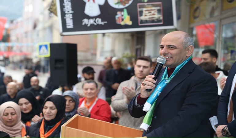 Hereke Şener Söğüt’ü bağrına bastı