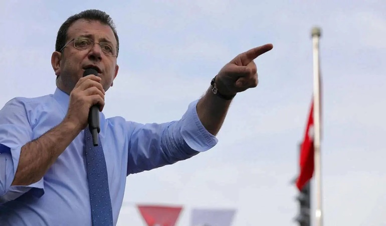 Hiç mi Allah’tan korkmaz, kuldan utanmazsın?