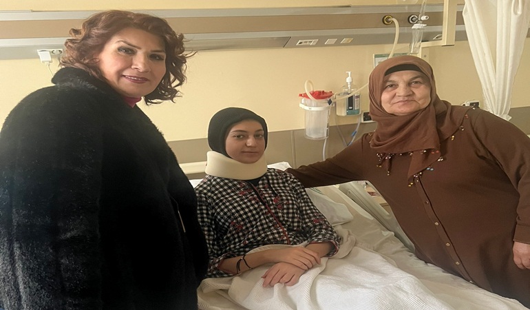 Hicran Bozkurt’tan hastalara moral ziyareti
