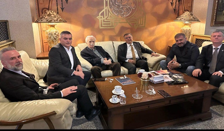 Hocaların hocası Yetkin Saner’den Aydal’a ziyaret 